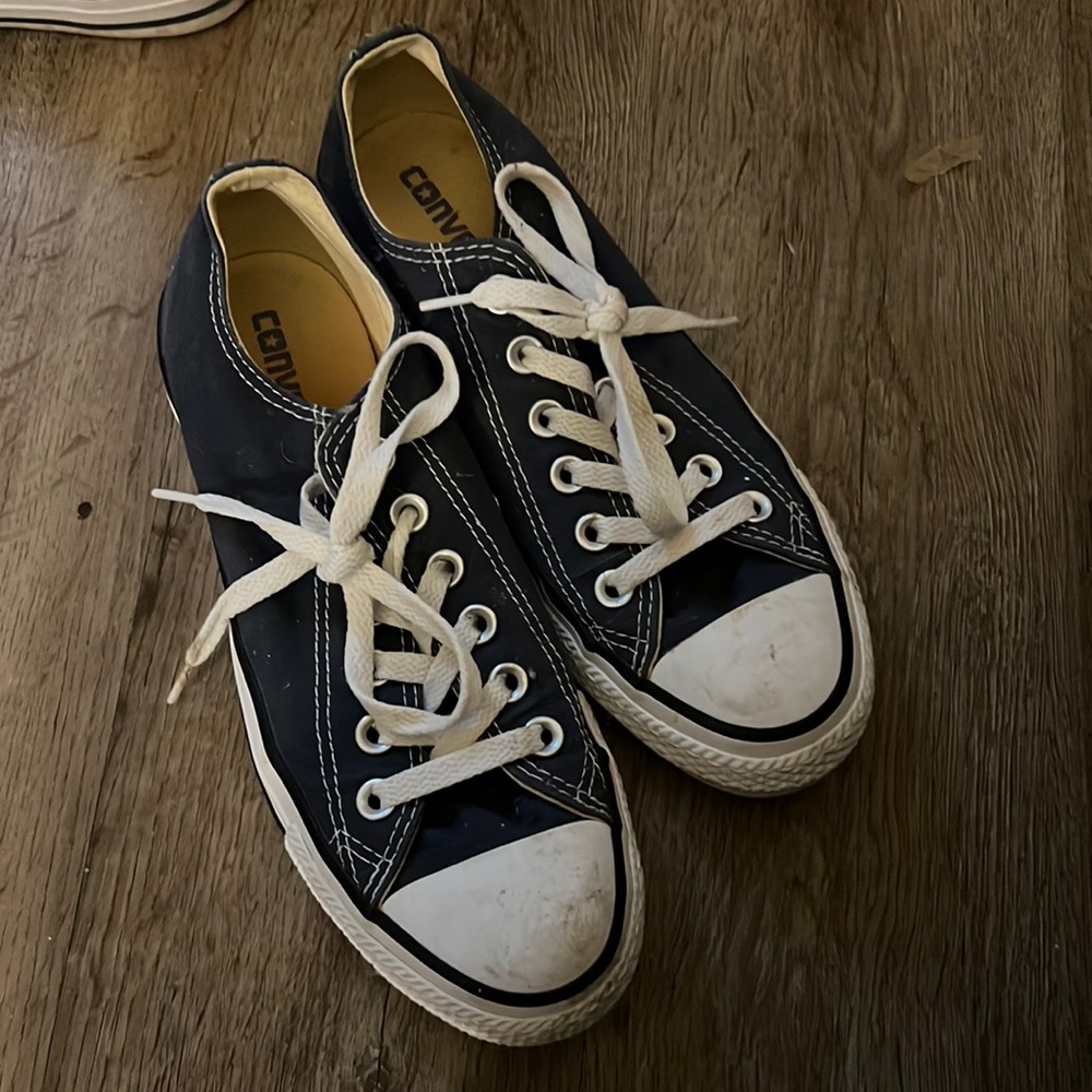 Women’s navy blue Converse, size 7